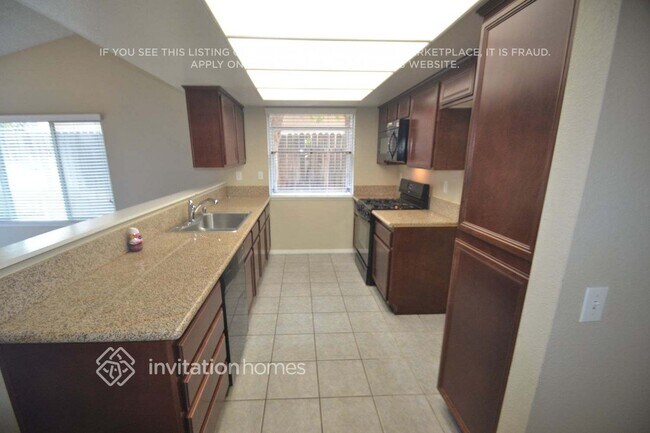 Building Photo - 3065 Hoya Pl