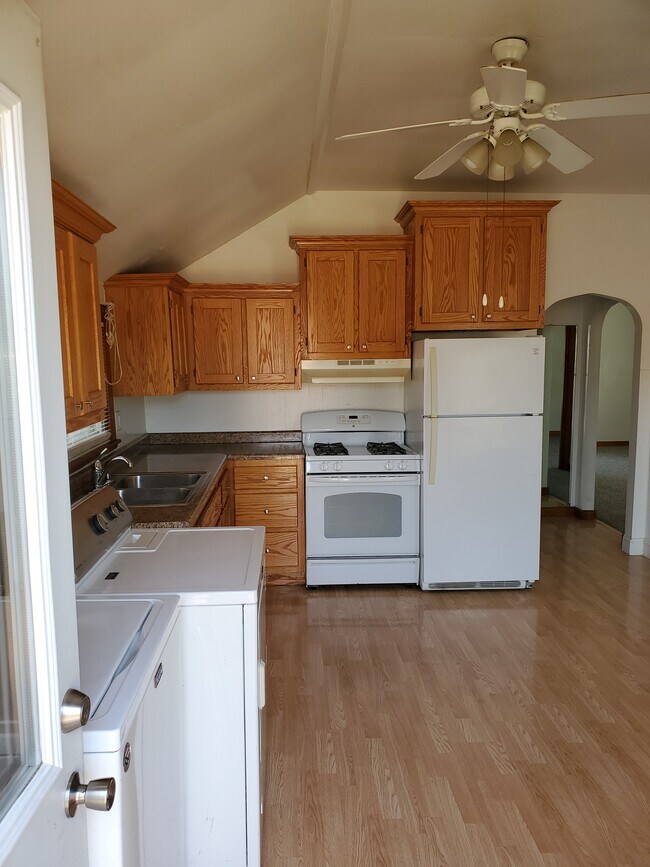 Foto del edificio - 1814 Summer St