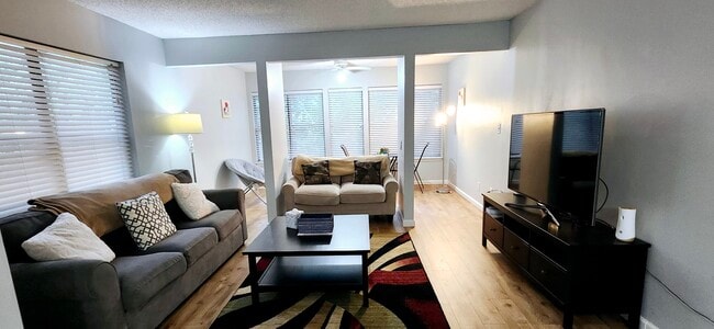 Photo - 1908 Huntingdon Chase House