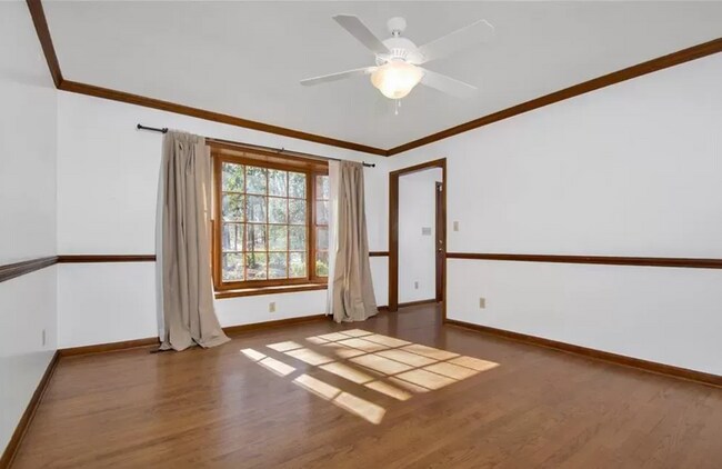 Foto del edificio - 225 Woodglen Dr