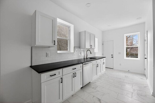 Foto del edificio - Brand New Renovated 3 Bedroom House for Rent