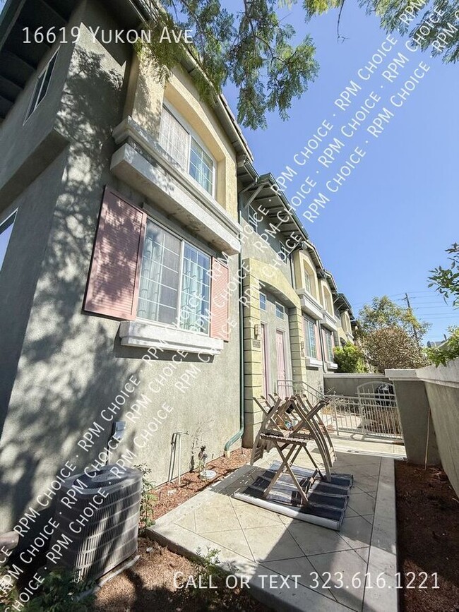 Foto del edificio - 16619 Yukon Ave
