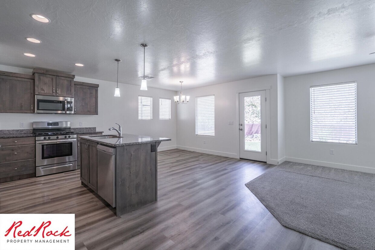 Primary Photo - Beautiful 4 Bedrooms and 2.5 Bathroom home