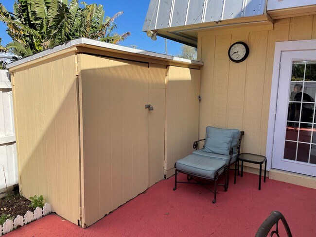 Foto del edificio - 141 E Riverside Dr