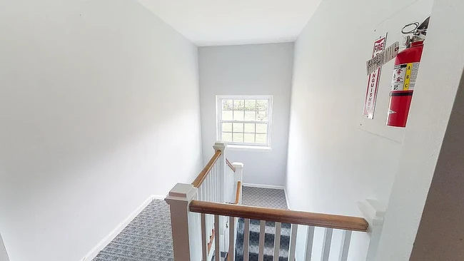 Entry Hallway - 1112 Clifton Ln