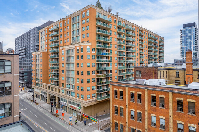 Building Photo - The Richmond