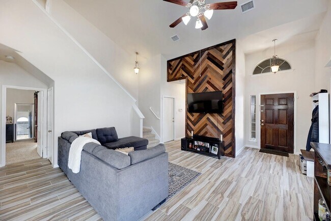 Building Photo - 1301 Sunny Meadows Loop