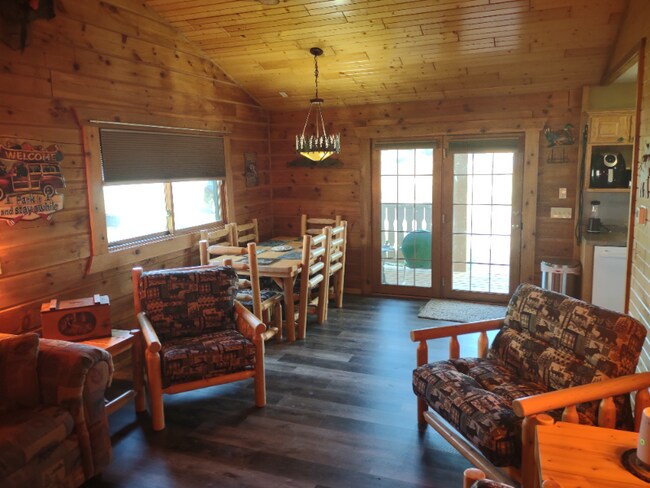 Foto del edificio - 424 Overlook Ct