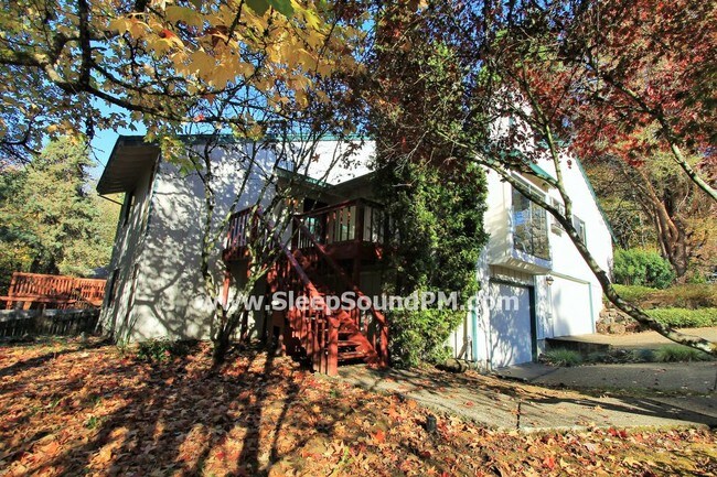 Foto del edificio - 3589 Spring Ln