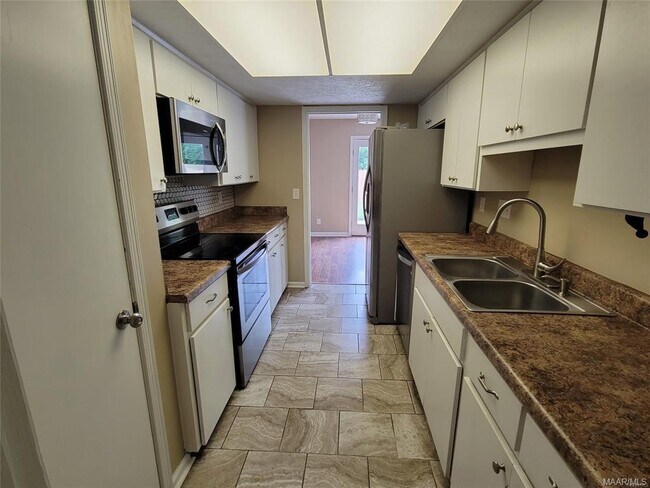 Foto del edificio - 5302 Rexford Ct