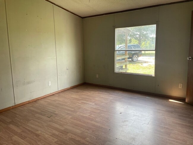 Building Photo - 3 BR 2 Bath 1,904 sq ft doublewide Mobile ...