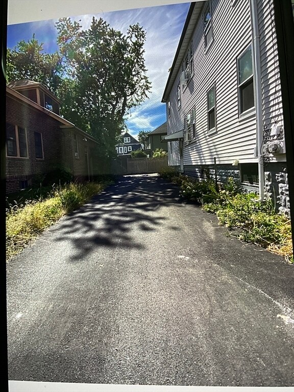 Building Photo - 21 Sunnyside Ave