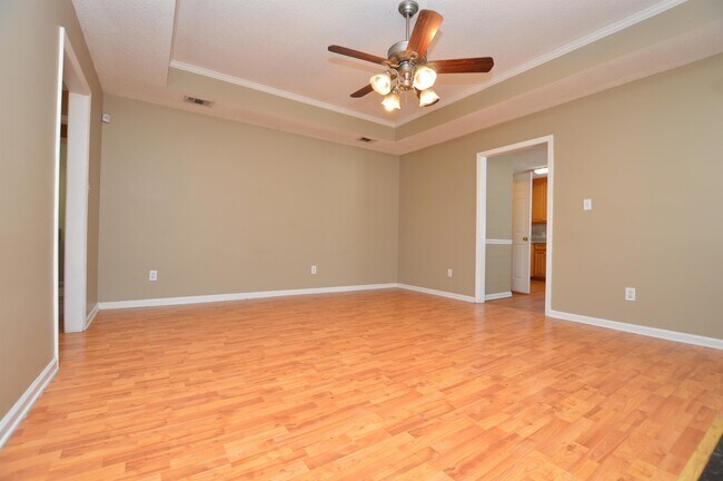 Foto del edificio - 1339 Edgewood Dr