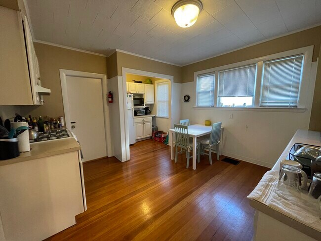 Foto del edificio - 21 College Ave