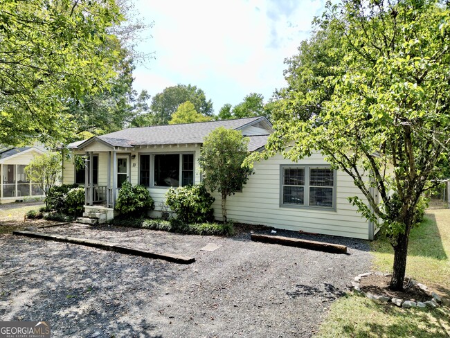 Building Photo - 10 Paris Dr SW