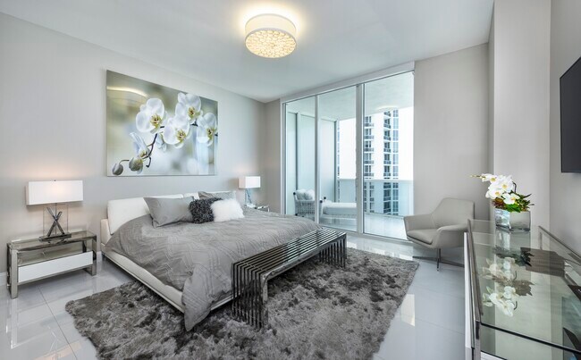 Foto del edificio - 15811 Collins Ave