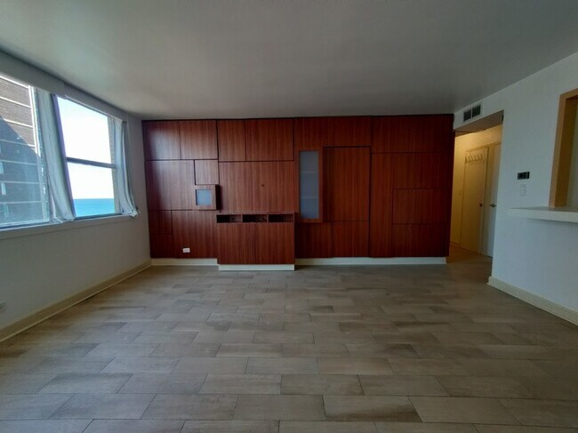 Foto del edificio - 6301 N Sheridan Rd