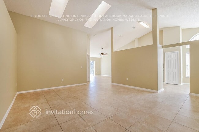 Building Photo - 733 Alto Pl