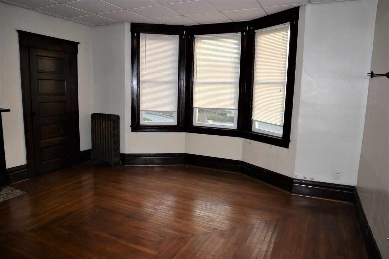 602 2nd St Unit C, California, PA 15419 Apartments in California, PA