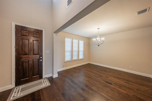 Foto del edificio - 15505 Bluffdale Dr