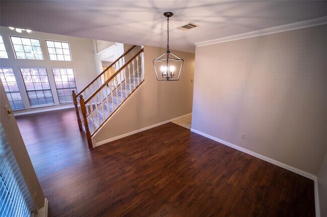 Foto del edificio - 740 Ashford Dr