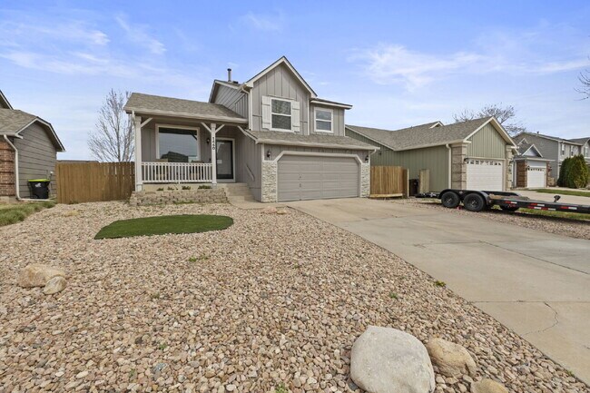 Spacious 4-Bedroom Home with Fenced Yard, 2-Car Garage & Scenic Views in Cheyenne Meadows - Spacious 4-Bedroom Home with Fenced Yard, 2-Car Garage & Scenic Views in Cheyenne Meadows