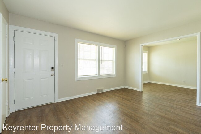 Foto del edificio - 3 br, 1 bath House - 23 E 49th Pl N