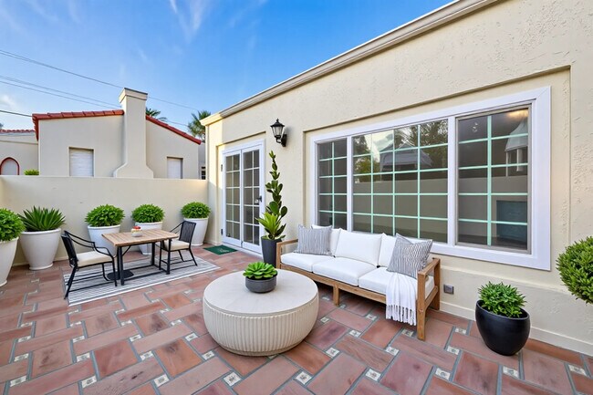 Patio delantero - 10281 Dunleer Dr