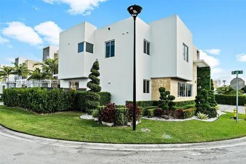 Foto del edificio - 6767 NW 103rd Pl