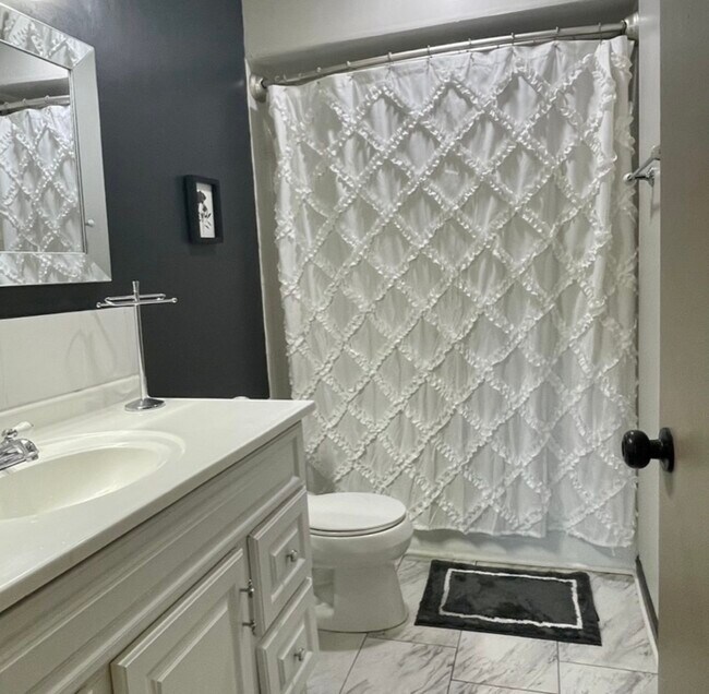 Building Photo - 5700 Dutch Mill Ct