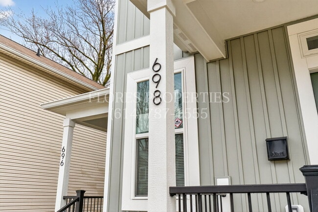 Building Photo - 698 S 22nd St