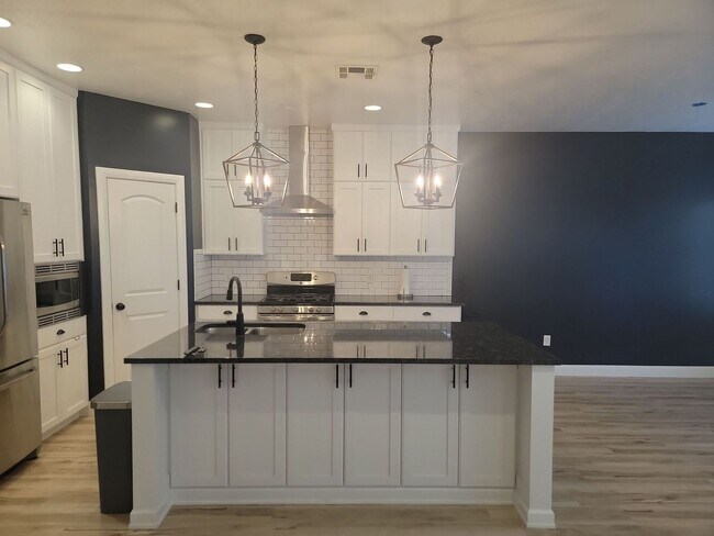 Foto del edificio - 4 Bedroom St. George Home with Bonus Room....