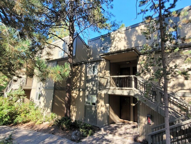 Foto del edificio - 19717 SW Mount Bachelor Dr