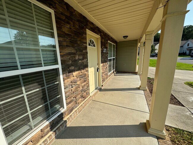 Building Photo - 1015 Timber Valley Way