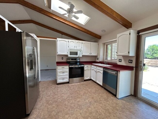 Foto del edificio - 4035 Thundercloud Dr