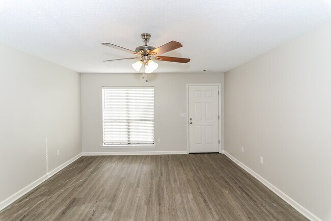 Building Photo - 6887 Delta Newberry Cove