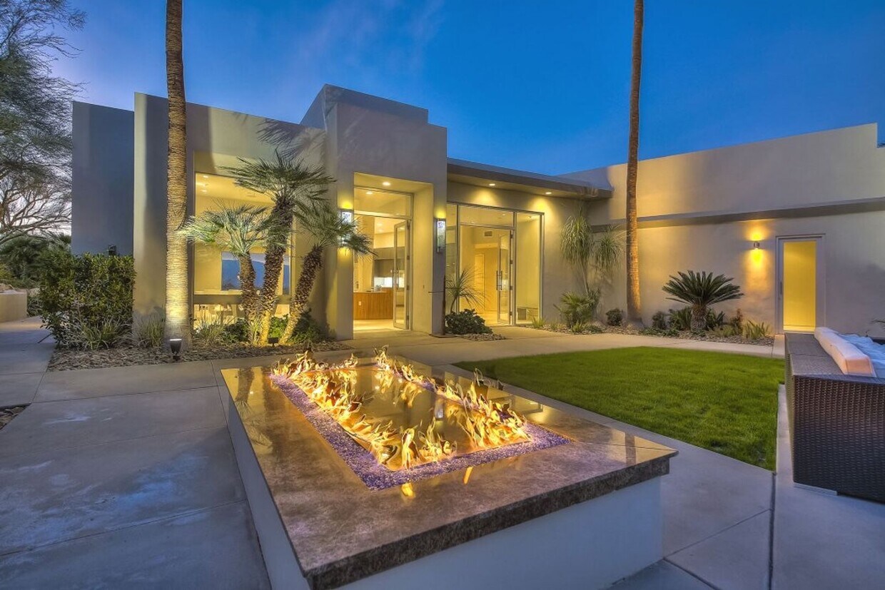 Primary Photo - COMING SOON! STUNNING 4 Bed / 4.5 Bath Hom...