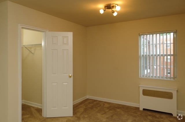Bedroom - Queenstown Apartments