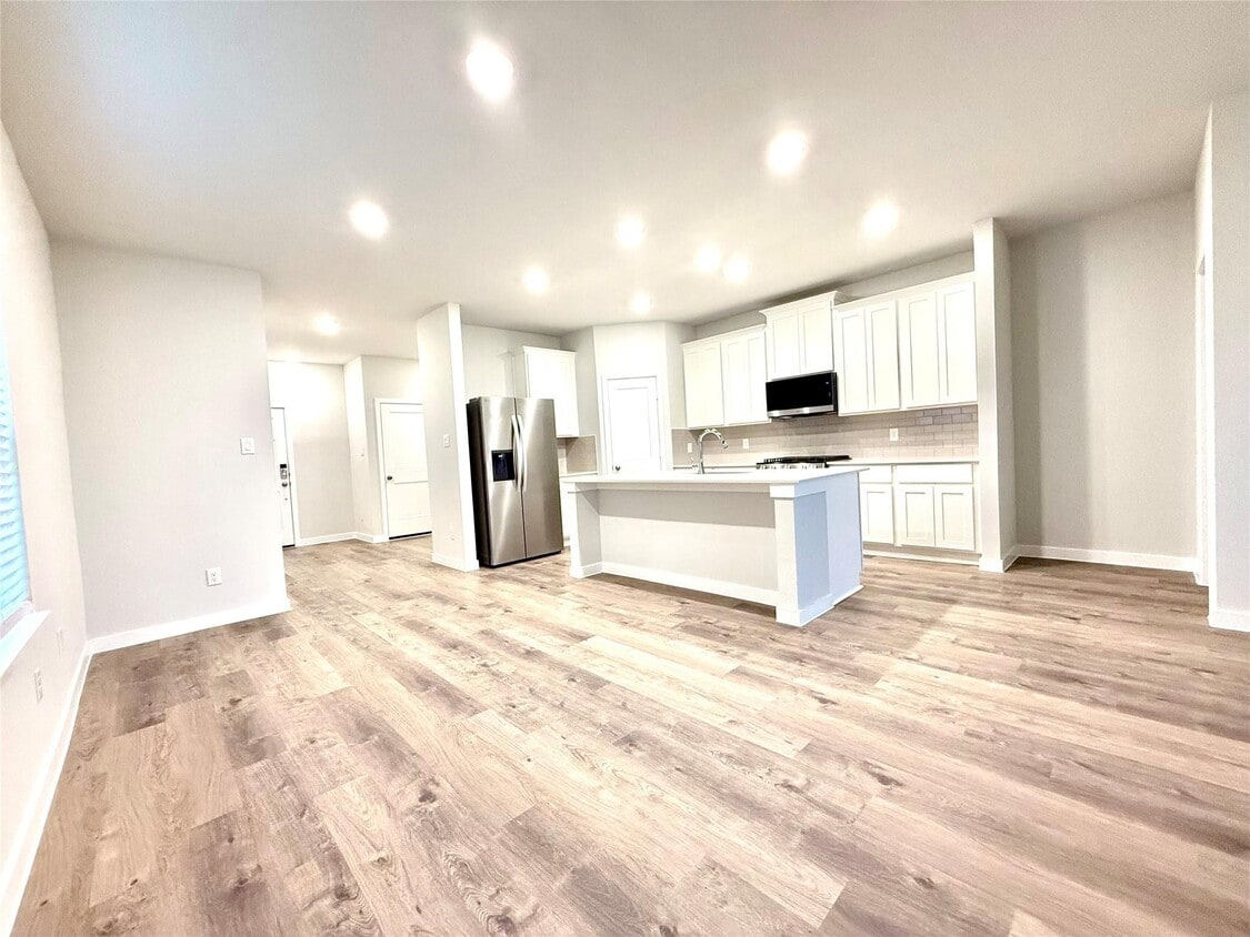 Building Photo - 4018 Ancient Honor Dr