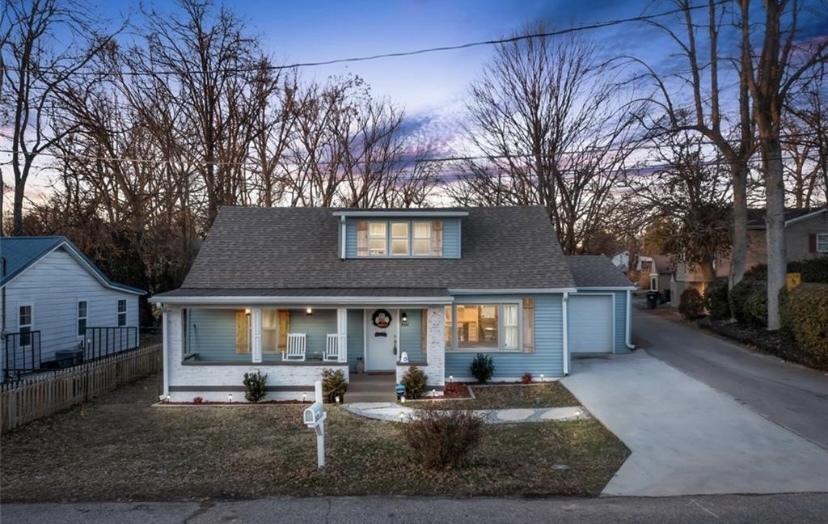 Foto principal - 2427 McLean Ave