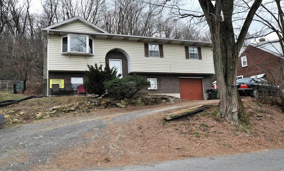 Primary Photo - 496 1st Ter