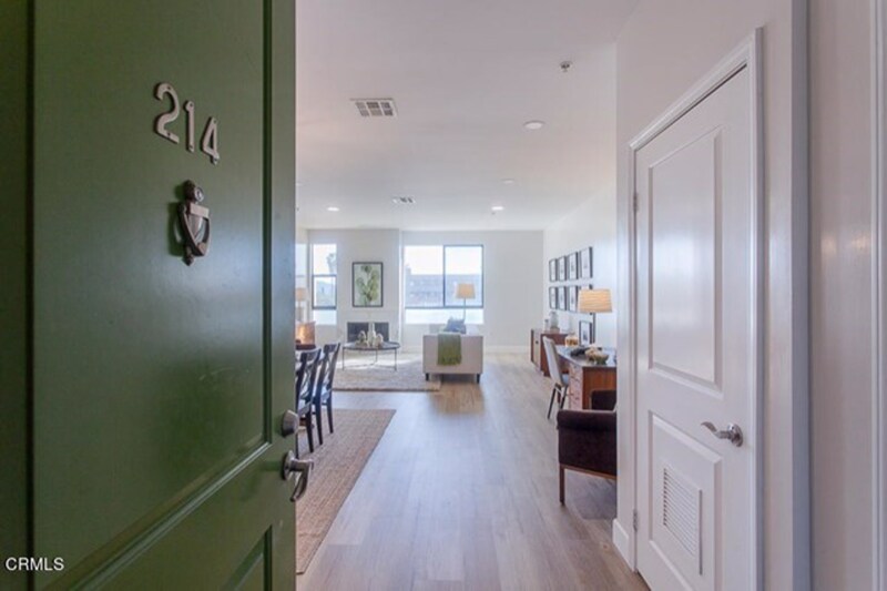 Foto principal - 6938 Laurel Canyon Blvd