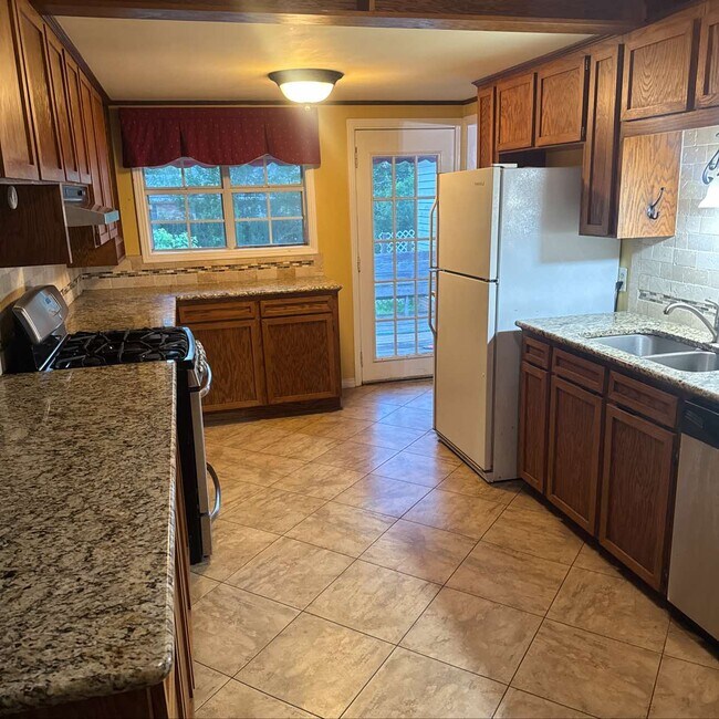 Foto del edificio - 209 N Pinecrest Dr
