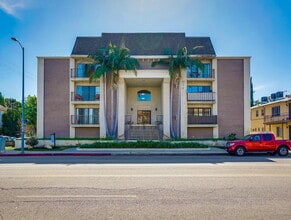 Building Photo - 14804 Magnolia Blvd