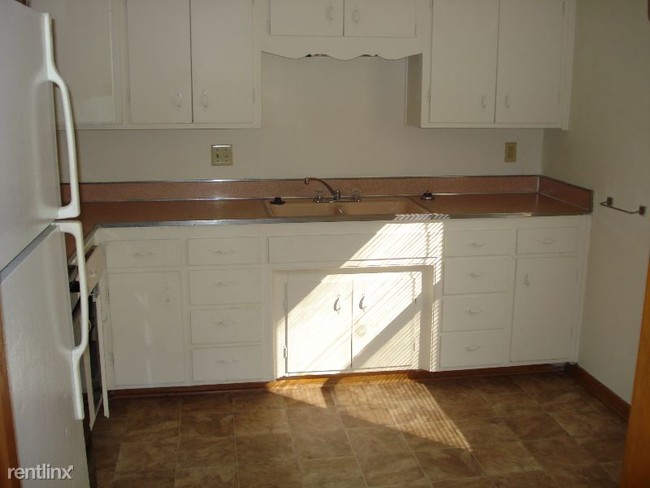 Foto del edificio - 2 br, 1 bath Apartment - 1175 Woodhull