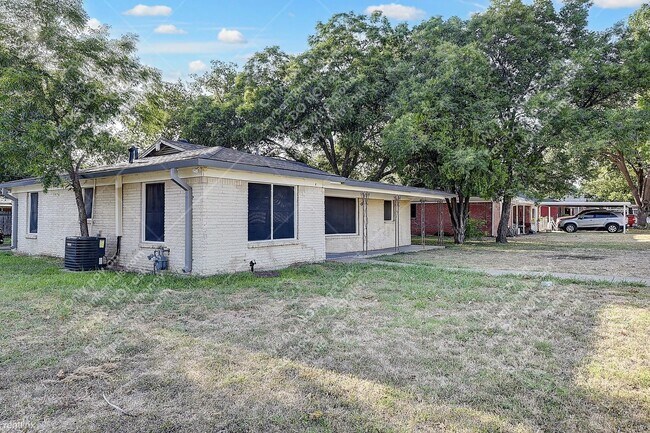 Foto del edificio - 3 br, 2 bath House - 3901 Dakota Trl