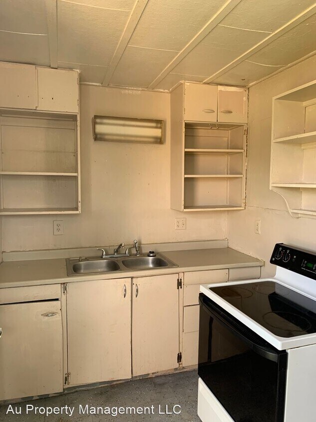 Primary Photo - 3 br, 1 bath House - 90 N CAROLINA ST REAR...