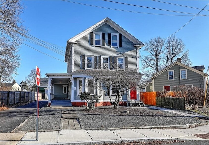 Foto principal - 292 Pleasant St