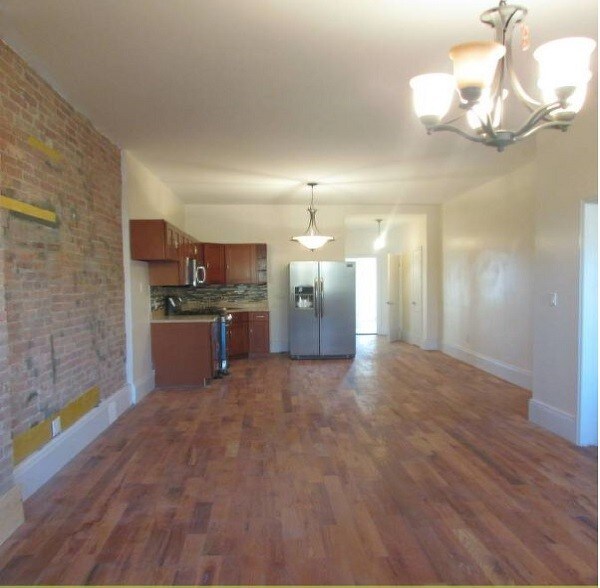 Primary Photo - 111 Ralph Ave