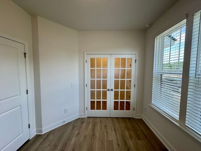 Foto del edificio - Brand New 3BR/3.5 Bath Townhouse in South ...